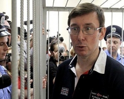 Луценко хочет избиваться от всех прокуроров