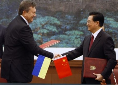 Янукович в Китае договорился о многомиллиардных кредитах и инвестициях 