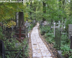 40-летнюю жительницу Полтавской области изнасиловали на кладбище