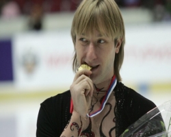 Прокат Евгения Плющенко будут оценивать судьи Игр-2014 и эксперты Федерации фигурного катания на коньках России