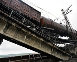 На Донетчине были повреждены два двухпутных железнодорожных моста