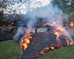 Жилой дом был погребен под потоком лавы из вулкана Килауэа 