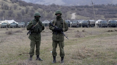 Границу Украины с Россией столько военных еще не пересекало 