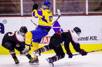 Украинские спортсмены «взяли» серебро на молодежном чемпионате мира по хоккею в Первом дивизионе "В"