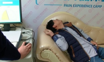 Мужчины из Китая испытали почти такую же боль, как при схватках (видео)