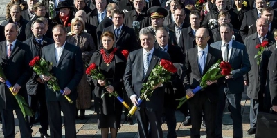 Порошенко, Яценюк и члены правительства приняли участие по чествованию памяти Т. Шевченко