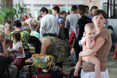 В Иркутске переселенцев из Донбасса выгонят на улицу с маленькими детьми. (Видео)
