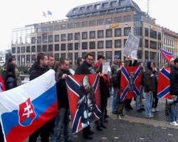 Словаки с флагами Новороссии кричали Порошенко "Фашист"