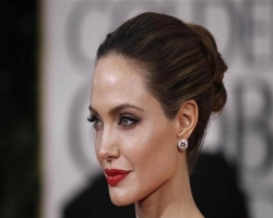Анджелина Джоли после операции не сможет больше иметь детей
