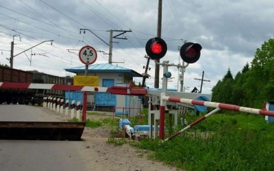 В Киеве грузовой поезд насмерть переехал человека
