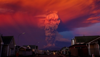 Проснулся самый активный вулкан Кальбуко в Чили, 4 тыс. человек уже эвакуированы. (Видео)