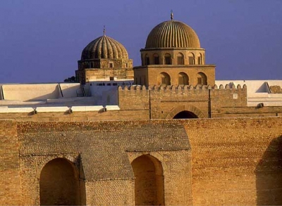 Власти Туниса заявили о необходимости закрытия 80 мечетей страны