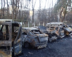 Сегодня ночью в Киеве сгорели сразу 10 авто. (Фото)