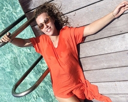 Ксения Собчак показала подтянутую фигуру в купальнике с отдыха на Сейшелах. (Фото)
