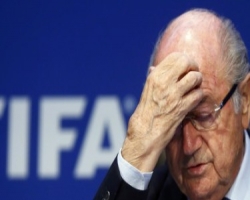 Президент ФИФА Блаттер подал в отставку