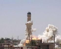 Третий теракт за день: "ИГ" взорвали 15 человек в мечети Кувейта