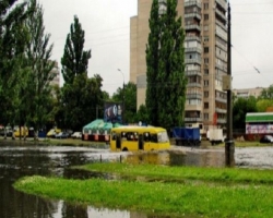 В минувшие выходные ливни буквально затопили Одессу. (Видео)