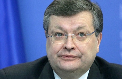 Янукович грозится уволить Грищенко