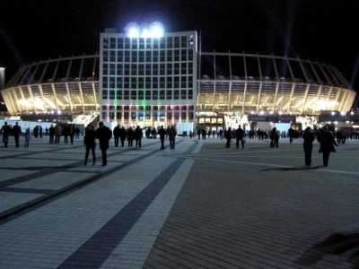 НСК "Олимпийский" загорелся во время открытия (видео)