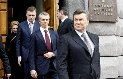 Европа, США и Россия против диктаторского поведения Януковича
