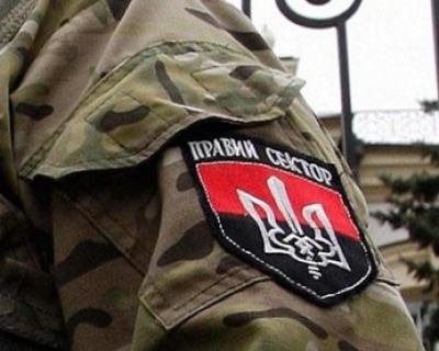 Глава Закарпатской ОГА Геннадий Москаль заявил, что девять бойцов "Правого сектора" скрываются с оружием