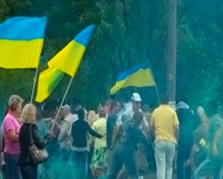В Днепропетровске прошел митинг за отставку президента Украины Порошенко. (Видео)