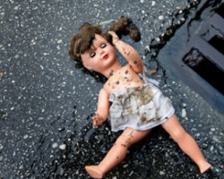 На одной из баз отдыха под Одессой была найдена голодная девочка, про которую забыли пьяные родители