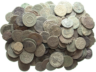 В центре Львова нашли древние монеты