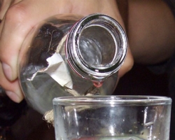 УБЭП очистил донецкие рынки от алкогольного фальсификата