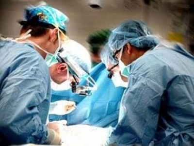Хирурги-омичи подожгли ребенка во время операции 