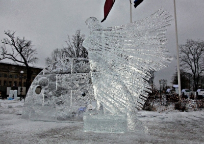В Латвийском городе Елгава стартовал пятнадцатый Международный фестиваль ледовых скульптур