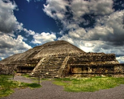В мексиканской пирамиде во время исследований найдена скульптура древнейшего божества
