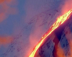 Вулкан Этна в Италии натворил шума