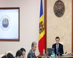 Молдавский парламент отправил правительство в отставку