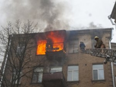 В Киевской области из-за скачков напряжения горят дома, жильцы митингуют