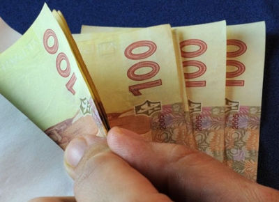Средняя заработная плата в Украине поднялась на 21 гривну