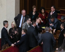 Оппозиция разблокировала Верховную Раду, ожидая решения вопроса проведения выборов в Киеве
