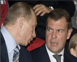 Путин угрожает распустить кабинет Медведева