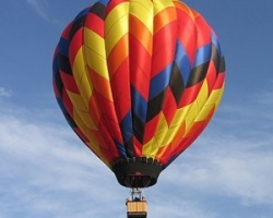 Воздушный шар с туристами упал с 300-метровой высоты