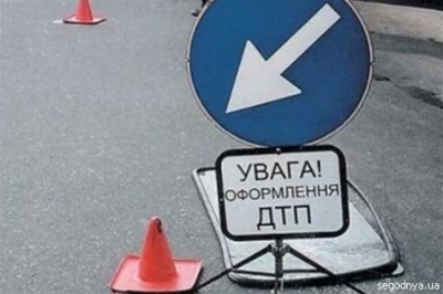 Кровь и смерть на остановке в Крыму: автомобиль влетел в остановку