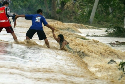 Сотни тысяч филиппинцев пострадали от мощнейшего наводнения