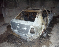 В Донбассе нашли сгоревшее авто с трупом в багажнике