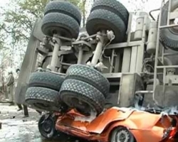 На Запорожье бензовоз врезался в машину с пассажирами, выжили немногие