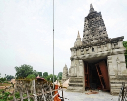 В буддийском храме произошли 2 взрыва