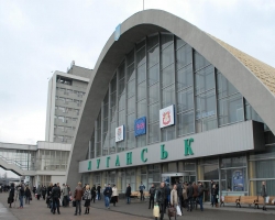 Сообщение, что на железнодорожном вокзале в Луганске заложена бомба, переполошило население