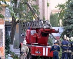 Взрыв в Луганске был настолько сильным, что в мимо ехавшем трамвае вылетели стекла 