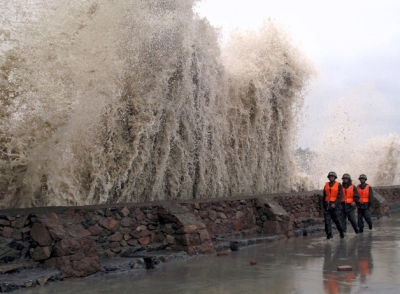 Тайфун на Востоке Китая уже нанес $1 млрд ущерба