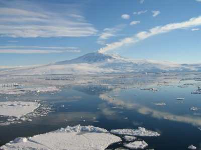 Американцы нашли действующий подледный вулкан в Антарктиде