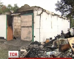 На Киевщине взорвался гараж, людей отбросило на 15 метров и оторвало руки