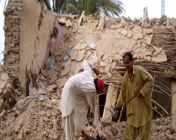 Число жертв пакистанского землетрясения возросло до 327